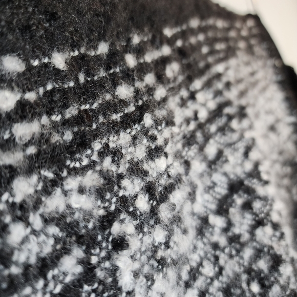 Woolrich Cape Shawl Blanket Wrap Poncho. Black Grey Stripe. Womens One Size - Picture 13 of 16